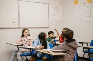 叶童回应房琪事件：双方各执一词