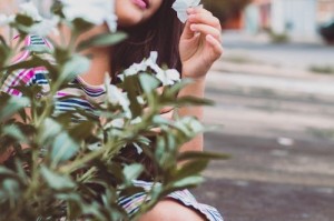 托举救出落水儿童的他走了 监控拍下救人全过程令人揪心