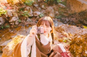 李现刘亦菲疑似恋情曝光？男方微博关注引发猜测