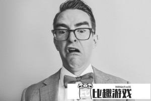 深圳地铁站名还能这样玩？姥爷收到后笑得合不拢嘴