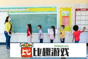 何炅谢娜为李小冉庆生 三人互动甜度超标