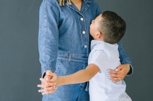 长沙非法代孕黑幕：查封场所内发现多名代孕孕妇