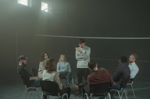 文化部公布优秀歌曲：王一博周深代表作上榜，你听过几首？