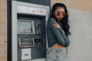 Jazzhiphop女rapper妈妈：融合爵士与嘻哈，母亲身份赋予音乐独特力量