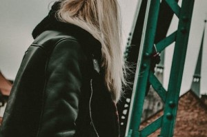 阿雅岁女儿正面照曝光！网友惊呼：太像妈妈了