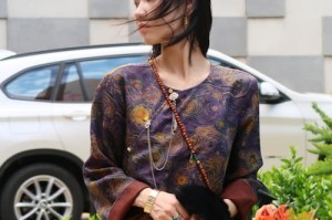 乔任梁母亲清明含泪悼念儿子，网友：愿天堂没有痛苦