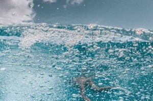 饶雪漫新剧《XXX》热播，马吟吟演技获观众一致好评